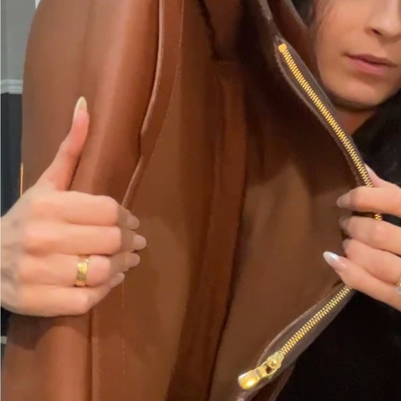 Auth Louis Vuitton Robusto Monogram Briefcase - Picture 2 of 5